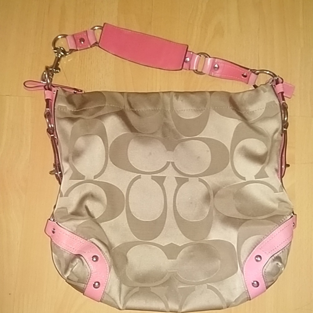 Coach - Picture 2 of 5